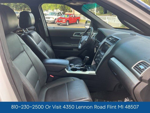 Used 2015 Ford Explorer XLT w/ Equipment Group 202B AWD/4WD image 33