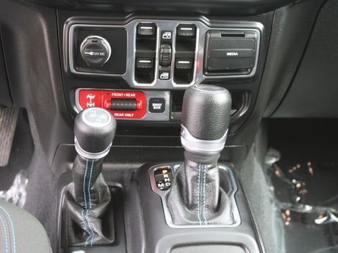 Used 2023 Jeep Wrangler Unlimited Rubicon 4xe w/ Cold Weather Group image 17