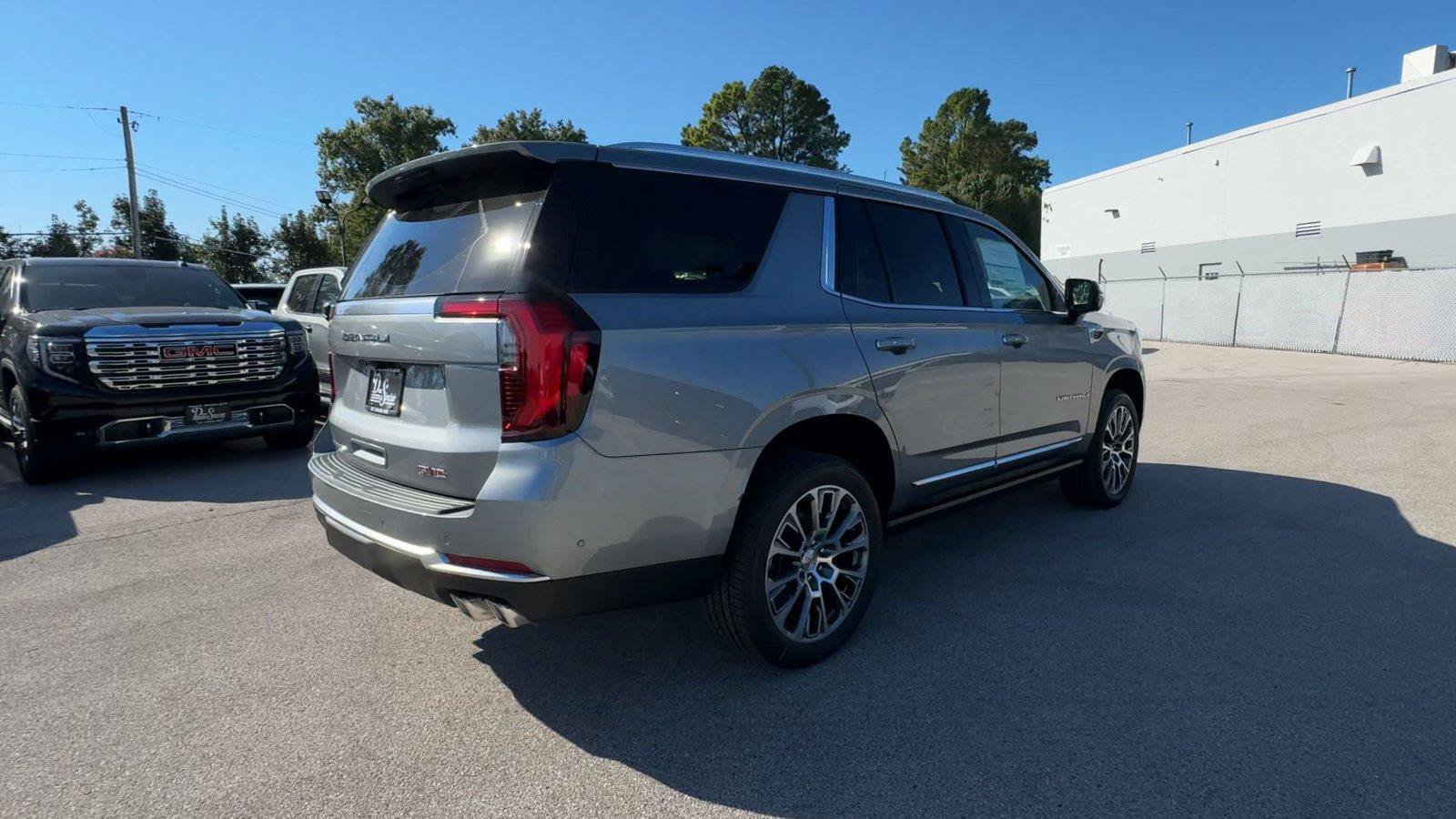 New 2027 GMC Yukon Denali w/ Denali Reserve Package AWD/4WD image 9