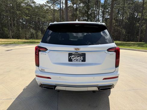 Used 2023 Cadillac XT6 Premium Luxury w/ Technology Package image 4