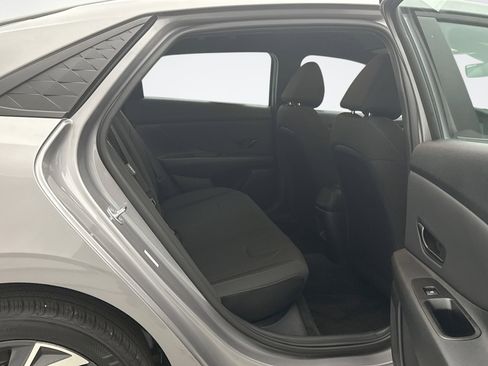 Used 2025 Hyundai Elantra Sport FWD image 18