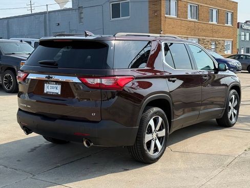 Used 2020 Chevrolet Traverse LT w/ LT Premium Package AWD/4WD image 6