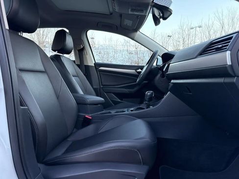 Used 2020 Volkswagen Jetta SE w/ SE Cold Weather Package image 36