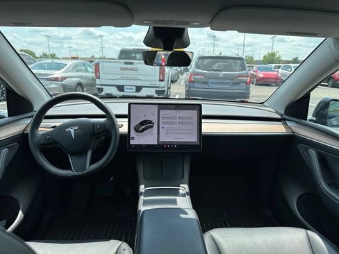 Used 2025 Tesla Model Y Long Range AWD/4WD image 21