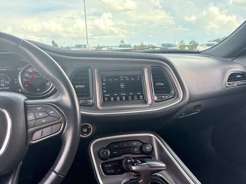 Used 2022 Dodge Challenger SXT RWD image 16