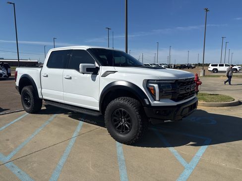 Used 2025 Ford F150 Raptor image 3