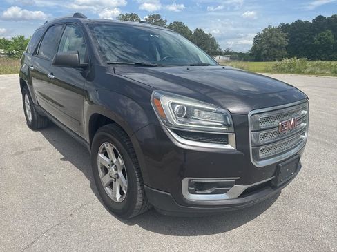 Used 2014 GMC Acadia SLE image 10