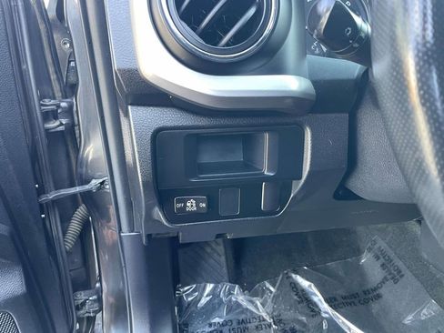 Used 2017 Toyota Tacoma SR5 w/ Tow Package image 30