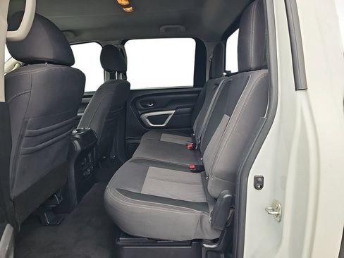 Used 2021 Nissan Titan SV w/ SV Convenience Package RWD image 14