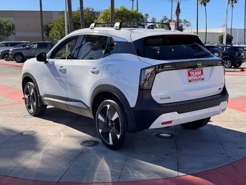 New 2026 Nissan Kicks SR image 5