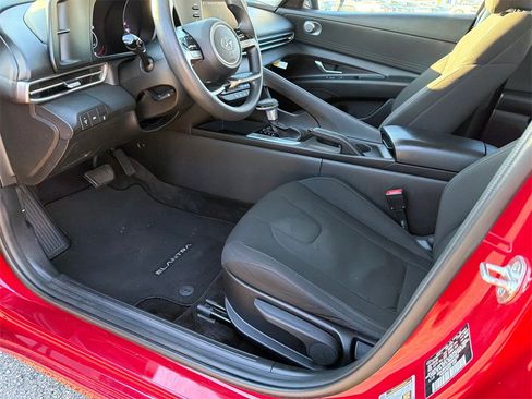 Used 2021 Hyundai Elantra SEL w/ Cargo Package image 9