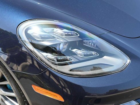 Used 2021 Porsche Panamera GTS AWD/4WD image 8