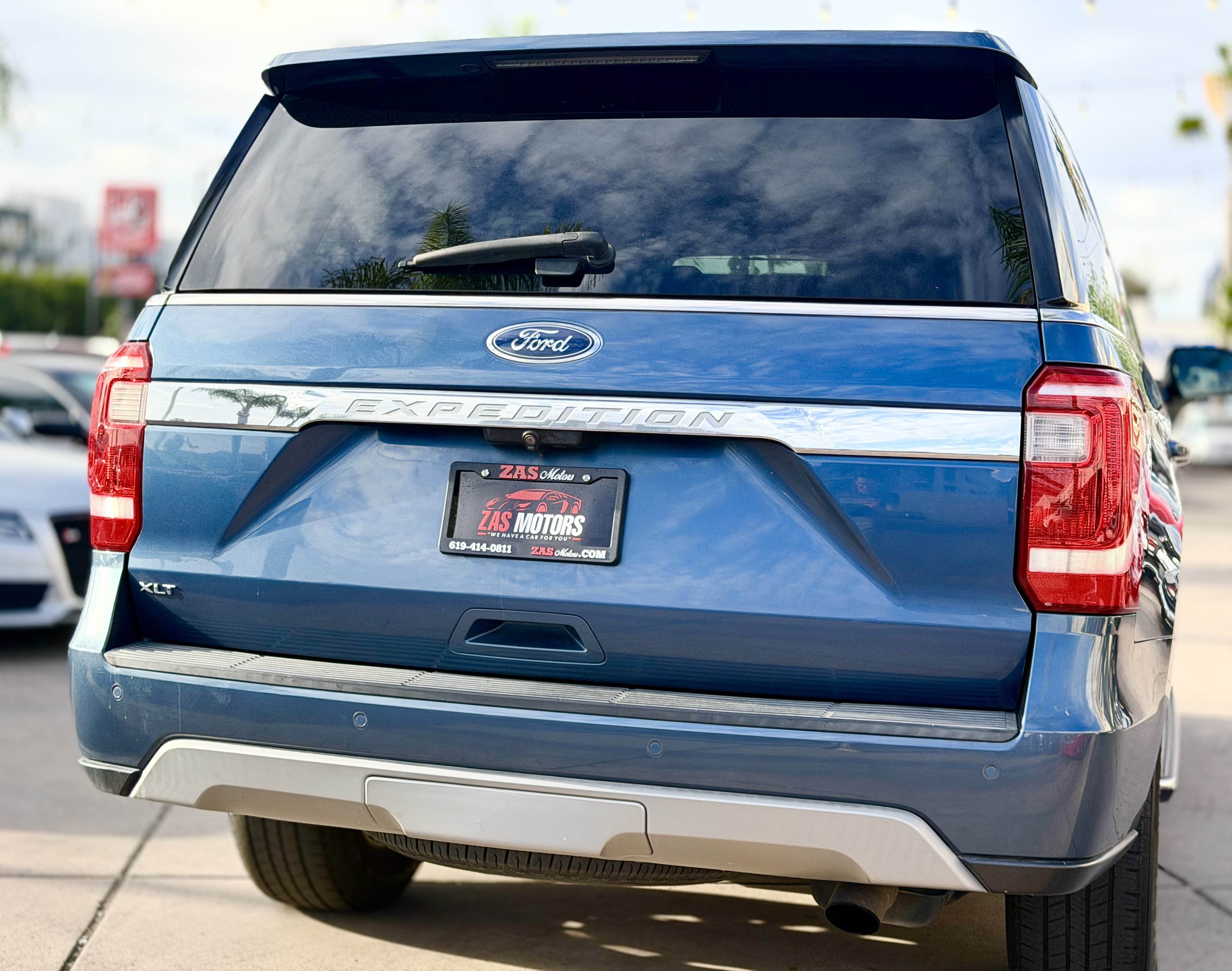 Used 2019 Ford Expedition XLT w/ Equipment Group 202A RWD image 9
