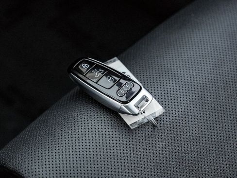 Used 2022 Audi e-tron Chronos w/ Chronos Package image 69