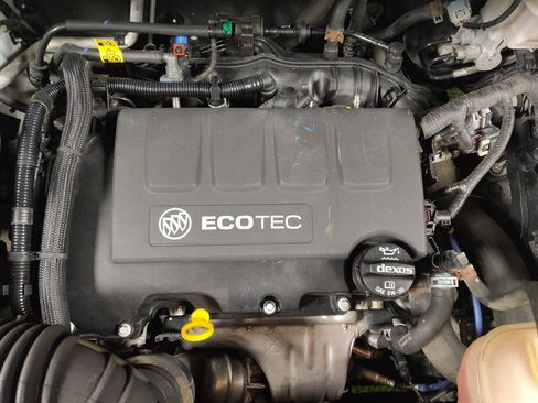 Used 2019 Chevrolet Trax LT w/ LT Convenience Package image 30