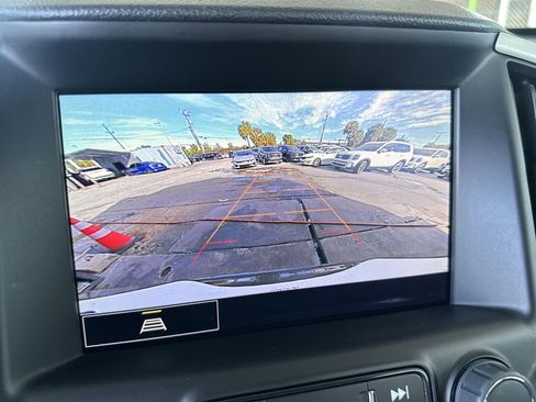 Used 2024 GMC Terrain SLT image 25