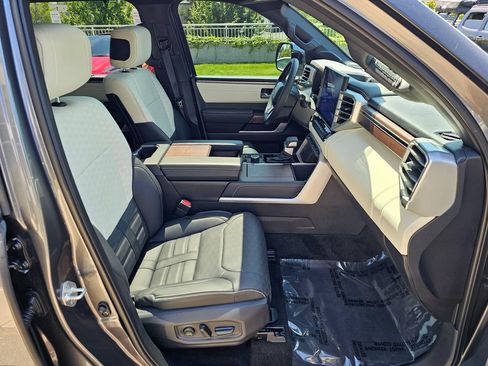 Used 2025 Toyota Sequoia Capstone AWD/4WD image 11
