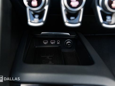 Used 2021 Audi R8 V10 w/ Premium Package image 27