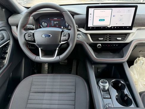 New 2026 Ford Explorer ST-Line w/ ST-Line Street Pack image 12