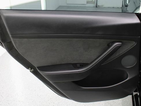 Used 2021 Tesla Model 3 Performance image 40