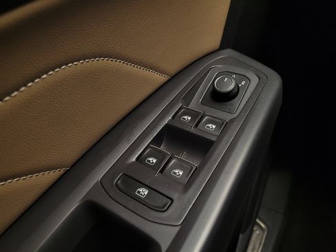 Used 2021 Volkswagen Atlas Cross Sport SE image 27