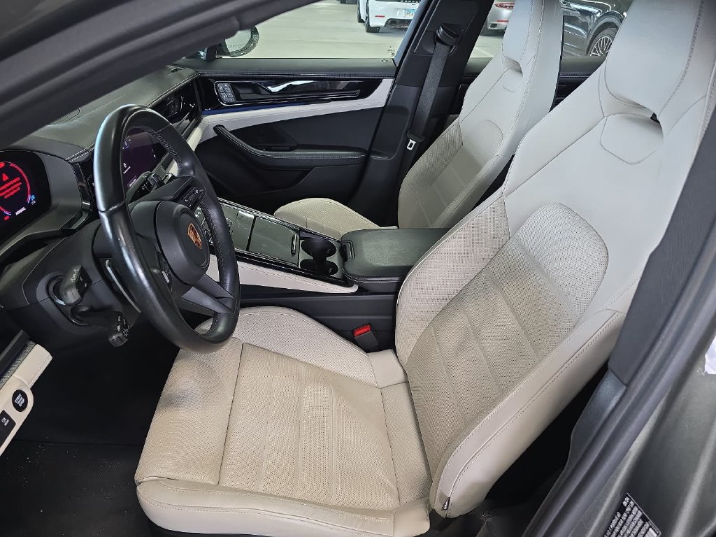 Certified 2025 Porsche Panamera 4 AWD/4WD image 5