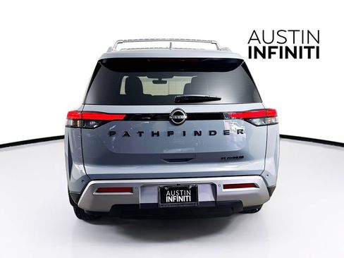Used 2024 Nissan Pathfinder Platinum image 6