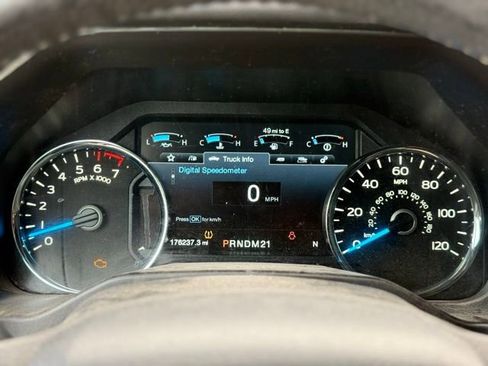 Used 2015 Ford F150 Lariat image 33