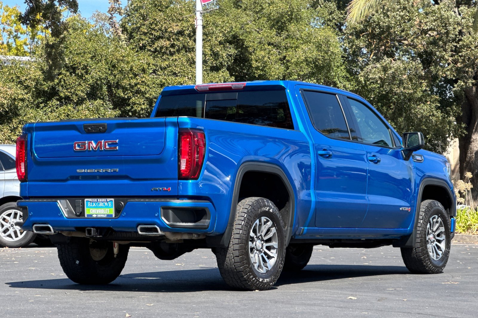 Used 2023 GMC Sierra 1500 AT4 w/ AT4 Premium Package AWD/4WD image 3