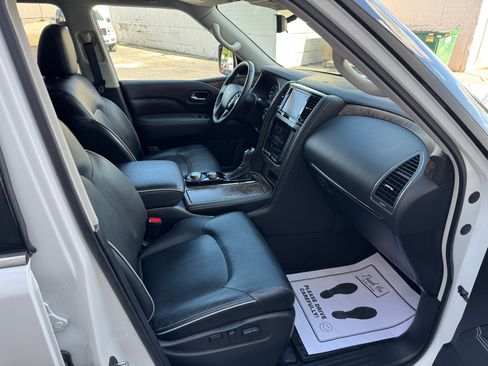 Used 2021 INFINITI QX80 Premium Select w/ All-Season Package image 30