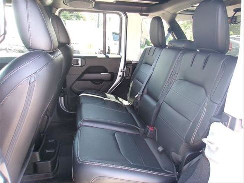Used 2023 Jeep Wrangler Unlimited Sahara w/ Cold Weather Group AWD/4WD image 10