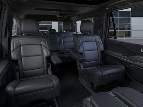 New 2025 Lincoln Navigator L Reserve w/ Jet Appearance Package image 11