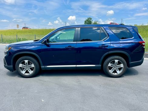Used 2025 Honda Pilot EX-L image 7