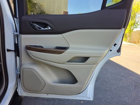 Used 2019 GMC Acadia Denali w/ Technology Package FWD image 37