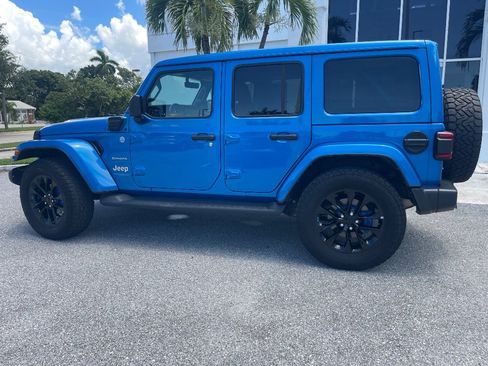 Used 2022 Jeep Wrangler Unlimited Sahara AWD/4WD image 34