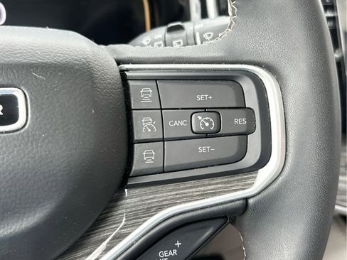 Used 2022 Jeep Wagoneer Series III w/ Premium Group I image 29