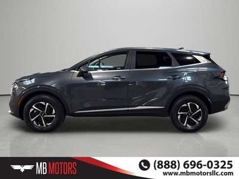 Used 2023 Kia Sportage LX AWD/4WD image 2