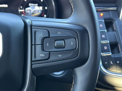 Used 2023 GMC Yukon XL AT4 image 25