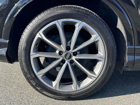 Used 2022 Audi Q4 e-tron Premium Plus image 8