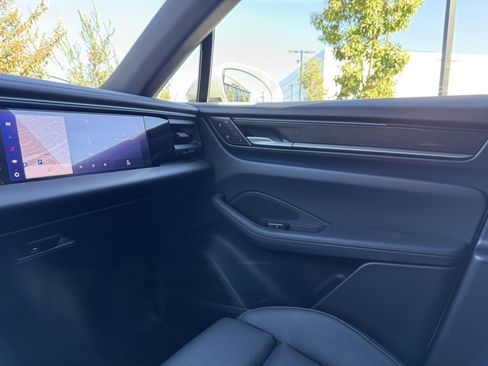 Used 2025 Porsche Macan 4S Electric image 23