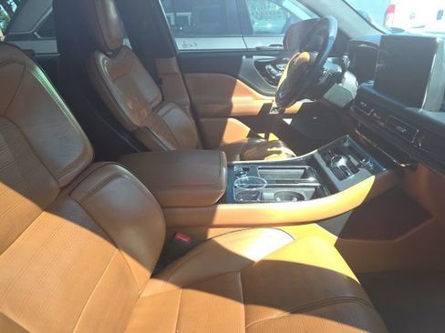 Used 2022 Lincoln Aviator Black Label w/ Dynamic Handling Package AWD/4WD image 3