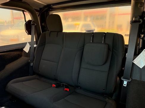 Used 2020 Jeep Wrangler Sport AWD/4WD image 13