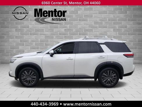 Certified 2025 Nissan Pathfinder SL w/ SL Premium Package image 4