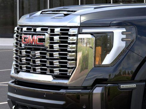 New 2026 GMC Sierra 2500 Denali w/ Denali Reserve Package image 13