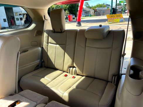 Used 2014 Nissan Pathfinder SL w/ SL Tech Package image 17