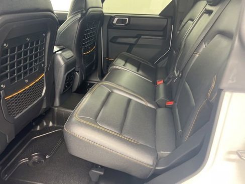 Used 2024 Ford Bronco Badlands image 10