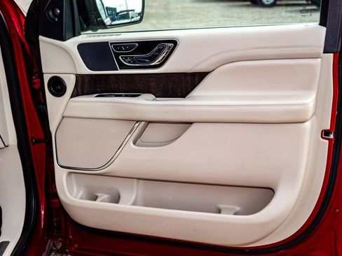 Used 2020 Lincoln Navigator Reserve image 26