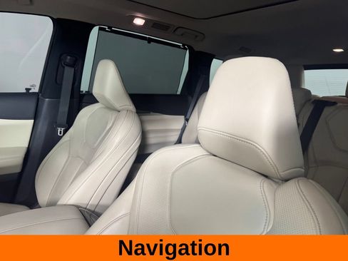 Used 2024 Nissan Pathfinder Platinum w/ Cargo Package AWD/4WD image 12