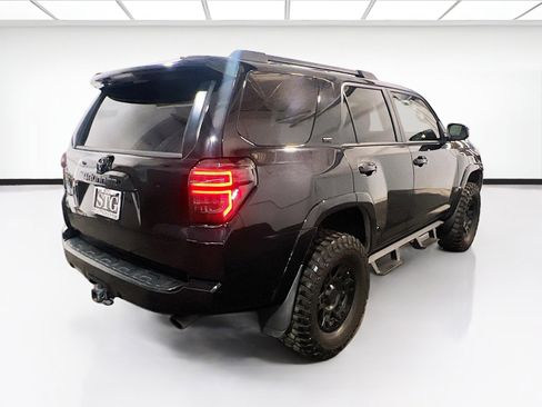 Used 2018 Toyota 4Runner SR5 image 4
