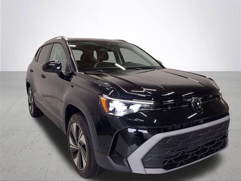 New 2026 Volkswagen Taos SE image 4